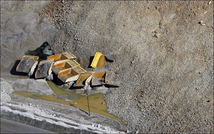 Massive landslide in Kennecott Copper Bingham Canyon Mine, Oquirrh Mountains, Salt Lake City, Utah, United States