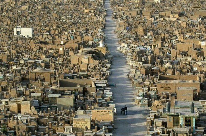 Wadi Al-Salaam cemetery