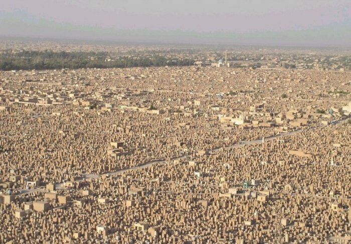 Wadi Al-Salaam cemetery