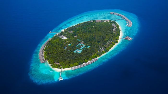 Dusit Thani Maldives hotel, Baa Atoll, Maldives