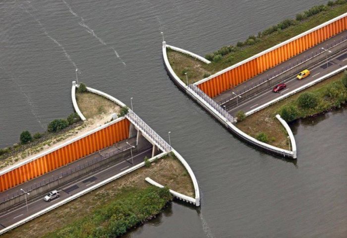 Aqueduct Veluwemeer, Flevoland, Gelderland, Netherlands