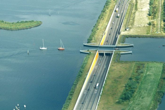 Aqueduct Veluwemeer, Flevoland, Gelderland, Netherlands