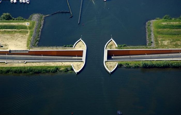 Aqueduct Veluwemeer, Flevoland, Gelderland, Netherlands