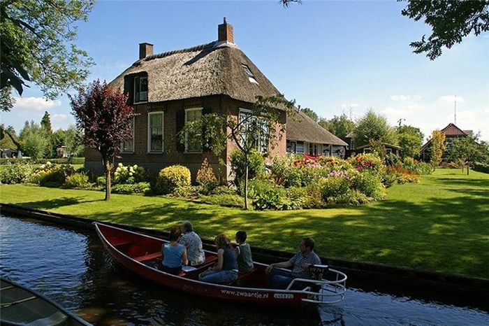 Giethoorn village, Overijssel, Steenwijkerland, Netherlands