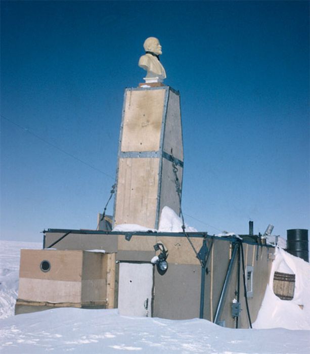 Abandoned places of Antarctica, Antarctic Plateau