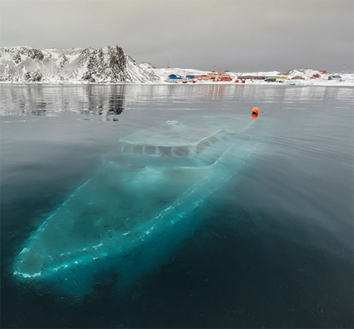 Abandoned places of Antarctica, Antarctic Plateau