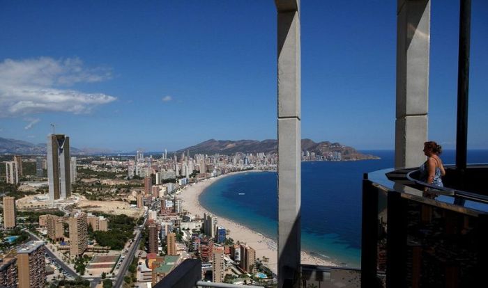 Residencial In Tempo skyscraper building, Benidorm, Spain