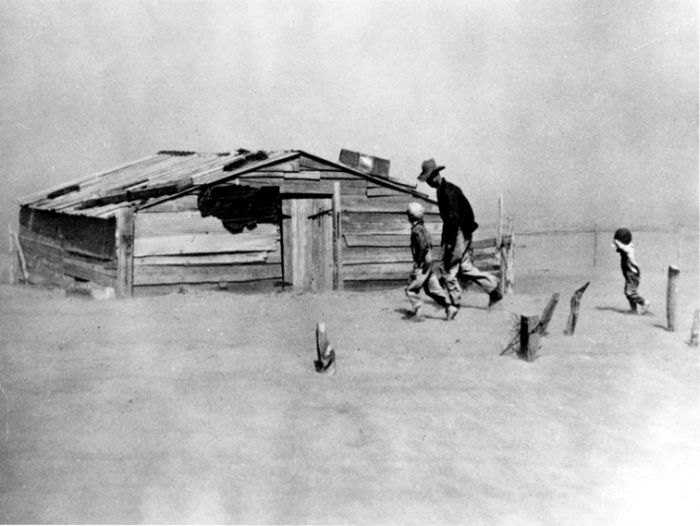 History: Dust Bowl, Dirty Thirties, 1930s, Great Plains, American and Canadian prairies