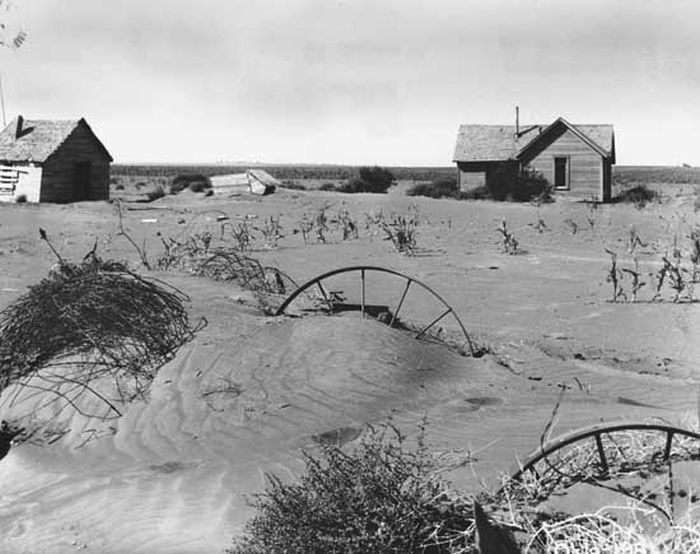 History: Dust Bowl, Dirty Thirties, 1930s, Great Plains, American and Canadian prairies