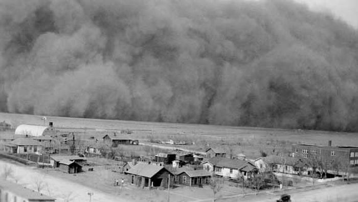 History: Dust Bowl, Dirty Thirties, 1930s, Great Plains, American and Canadian prairies