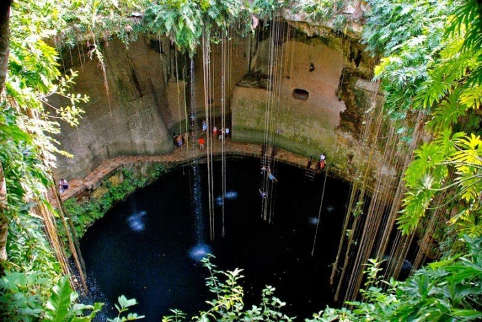 Ik Kil cenote, Pisté, Municipality of Tinúm, Yucatán, Mexico