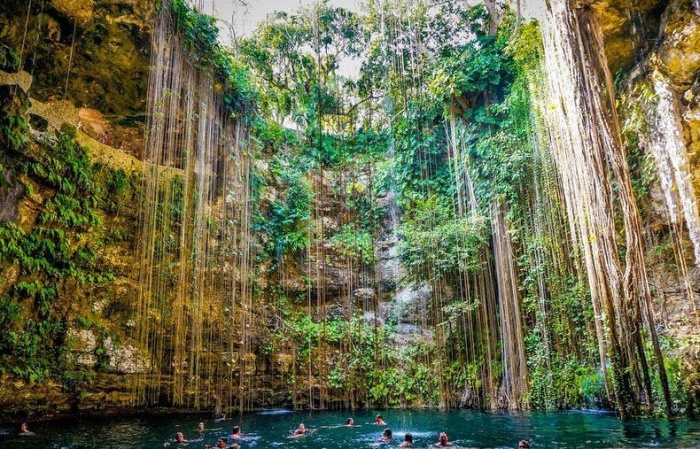 Ik Kil cenote, Pisté, Municipality of Tinúm, Yucatán, Mexico