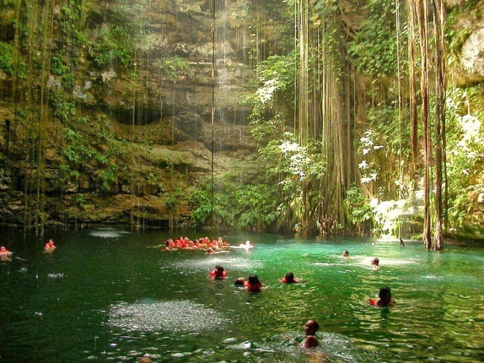 Ik Kil cenote, Pisté, Municipality of Tinúm, Yucatán, Mexico