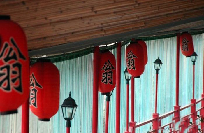 Fanven restaurant, Happy valley, Xiling Gorge, Yangtze River, Hubei province, China
