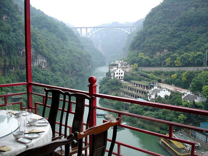 Fanven restaurant, Happy valley, Xiling Gorge, Yangtze River, Hubei province, China