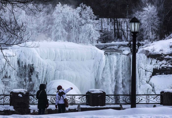 Niagara Falls frozen partially in 2014, Canada, United States