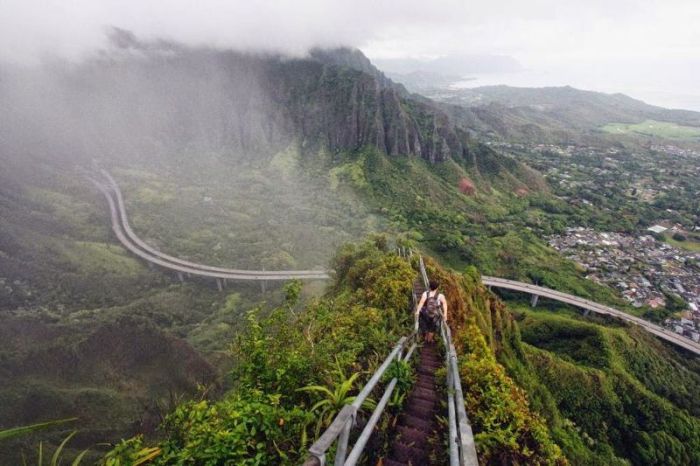 Stairway to Heaven, Haʻikū Stairs, Oʻahu, Hawaiian Islands, United States