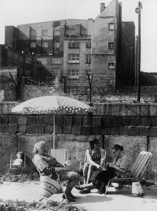 History: 1961 Construction of Berlin Wall barrier, Berlin, Germany