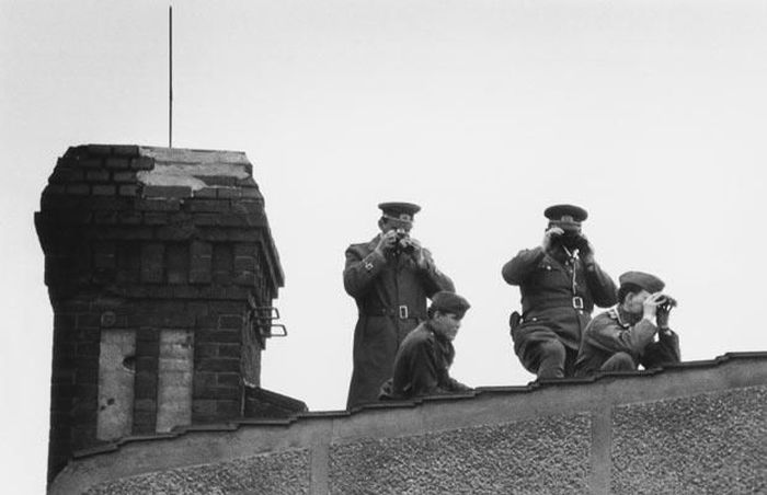 History: 1961 Construction of Berlin Wall barrier, Berlin, Germany