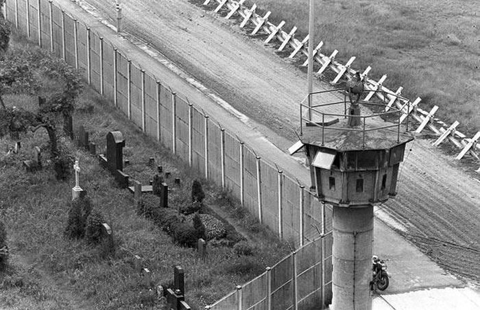 History: 1961 Construction of Berlin Wall barrier, Berlin, Germany