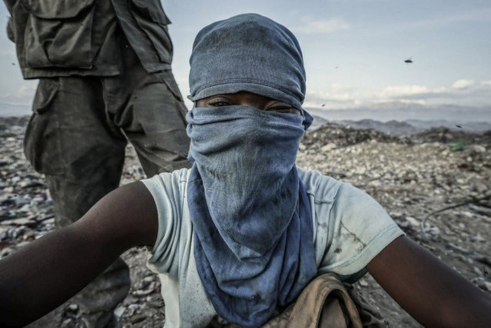 Scavenging in Port-au-Prince, Ouest, Haiti