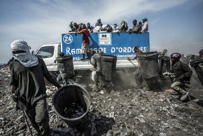 Scavenging in Port-au-Prince, Ouest, Haiti