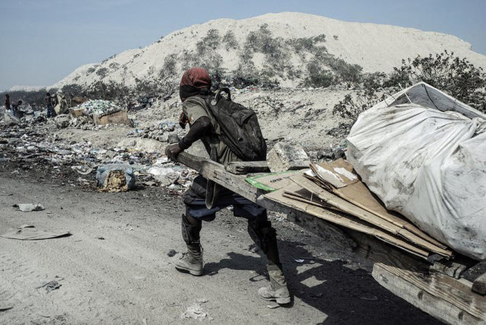 Scavenging in Port-au-Prince, Ouest, Haiti