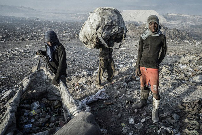 Scavenging in Port-au-Prince, Ouest, Haiti