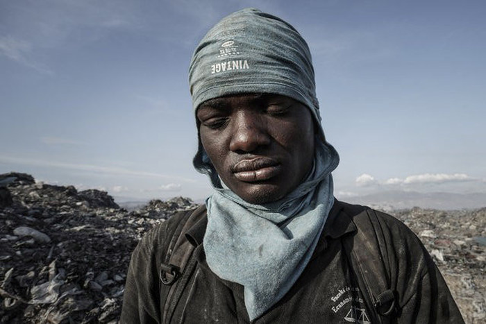 Scavenging in Port-au-Prince, Ouest, Haiti