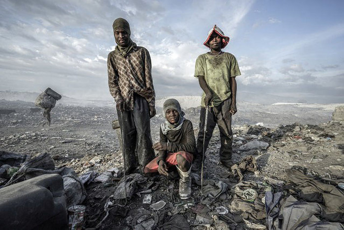 Scavenging in Port-au-Prince, Ouest, Haiti