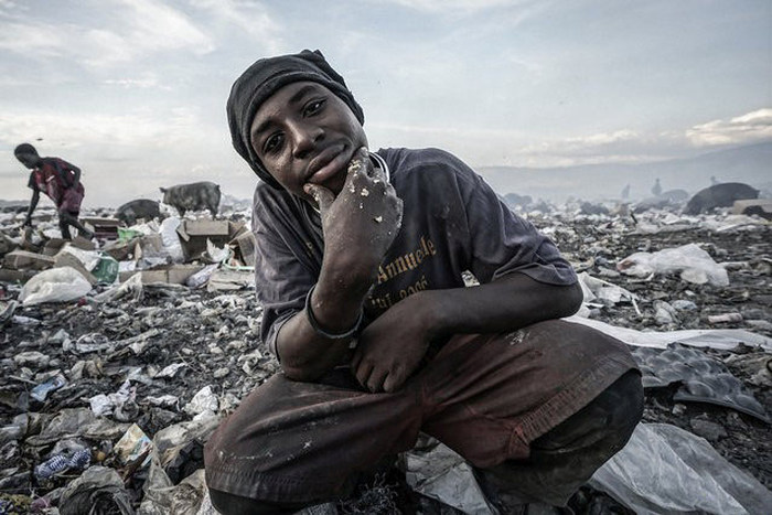 Scavenging in Port-au-Prince, Ouest, Haiti