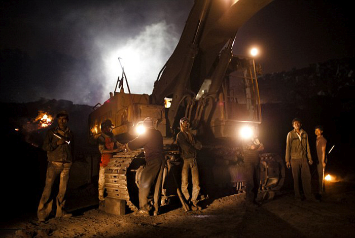 Coal field fire, Jharia, Dhanbad, Jharkhand, India