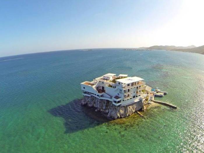 Villa on Dunbar Rock, Bay Islands, Guanaja, Honduras, Carribbean Sea