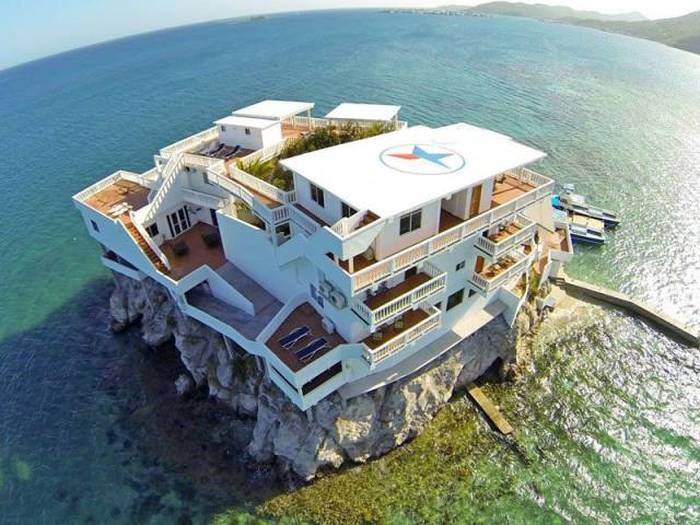 Villa on Dunbar Rock, Bay Islands, Guanaja, Honduras, Carribbean Sea