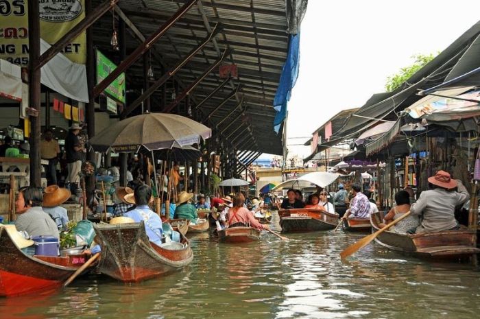 Floating market, Damnoen Saduak, Ratchaburi Province, Thailand