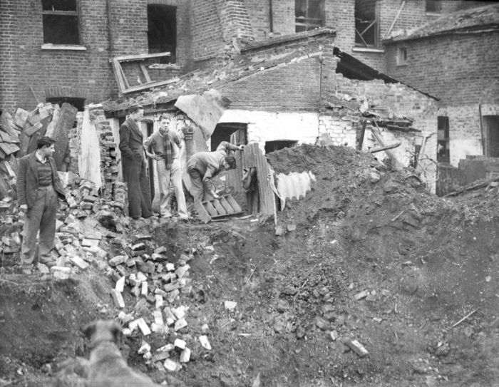 History: World War II photography, Anderson shelter