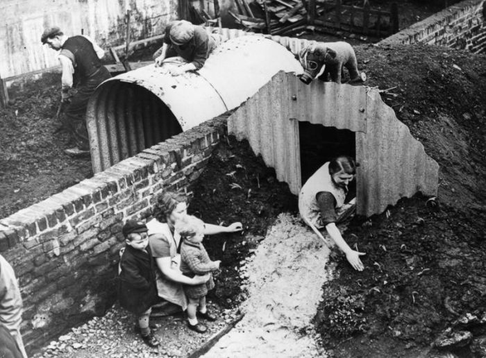 History: World War II photography, Anderson shelter