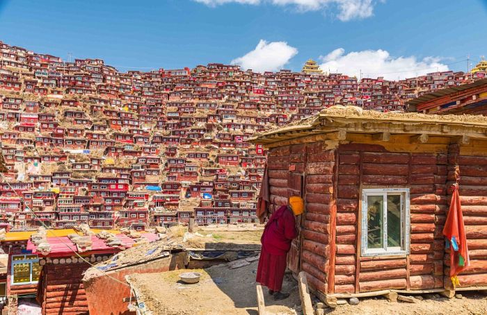 Larung Gar Valley, Sêrtar County of Garzê, Tibet, Kham, China