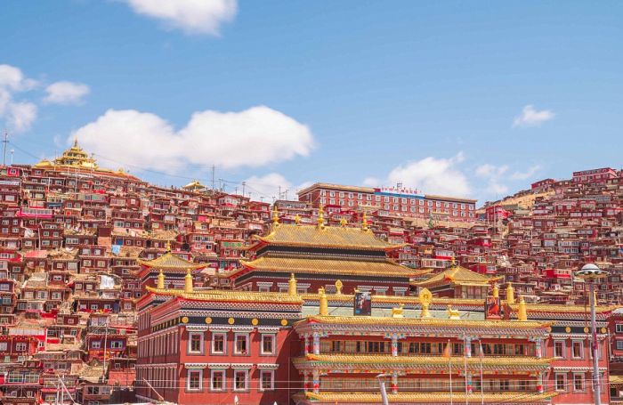 Larung Gar Valley, Sêrtar County of Garzê, Tibet, Kham, China