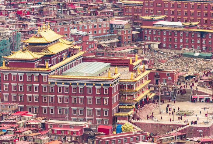 Larung Gar Valley, Sêrtar County of Garzê, Tibet, Kham, China