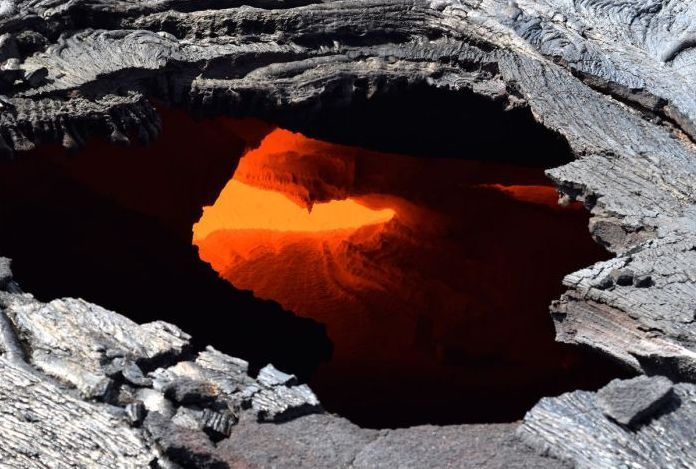 Kilauea volcano. Hawaiian Islands, United States