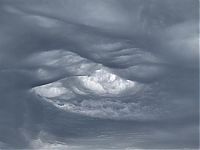 World & Travel: clouds formation