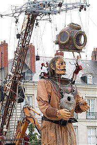 World & Travel: Gigantic stage with huge puppets, Nantes, France