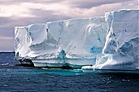 World & Travel: iceberg