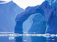 World & Travel: iceberg