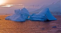 World & Travel: iceberg