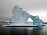 World & Travel: iceberg