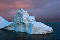 World & Travel: iceberg