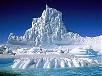 World & Travel: iceberg