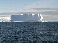 World & Travel: iceberg